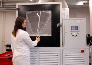 Фото 4 к новости Антон Алиханов ознакомился с испытательными и метрологическими возможностями ЦСМ Росстандарта в Нижегородской области