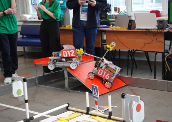 Фото 4 к новости В Нижнем Новгороде на «ТехноФесте» определили лучших юных метрологов в ходе квеста «МетроГонки»