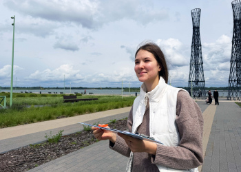 Фото 4 к новости Юные нижегородцы измерили высоту реплики Шуховской башни и познакомились с метрологией в День защиты детей