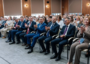 Фото 2 к новости Руководители нижегородских школ приняли участие в выставке-сессия измерительного оборудования